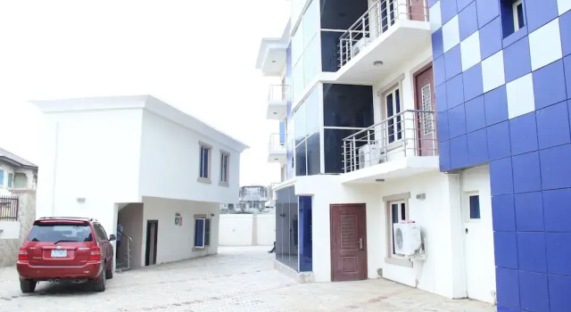 SSCFG APTMS & SUITES - SAMMYs PLACE, Book Apartment Ikeja 