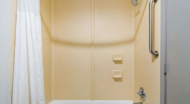 Четырёхместный номер Standard Quality Inn & Suites Waco North