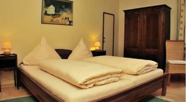 Hotel-Restaurant Moselblümchen, Забронировать Отель Бернкастель Бернкастель-Кус, рядом с Mittelalterlicher Marktplatz