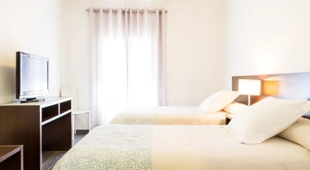 Двухместный номер Standard с балконом Hotel Madrid de Sevilla by SHS