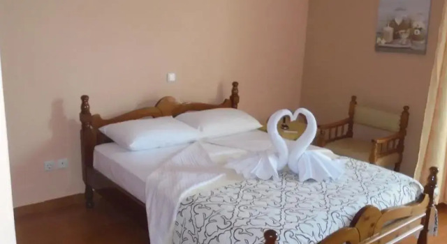 Апартаменты Цокольный этаж с 3 комнатами Kostas Family House