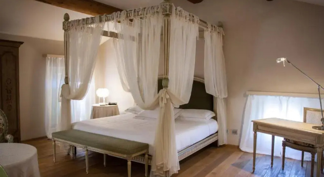 Полулюкс Hotel Villa Nabila