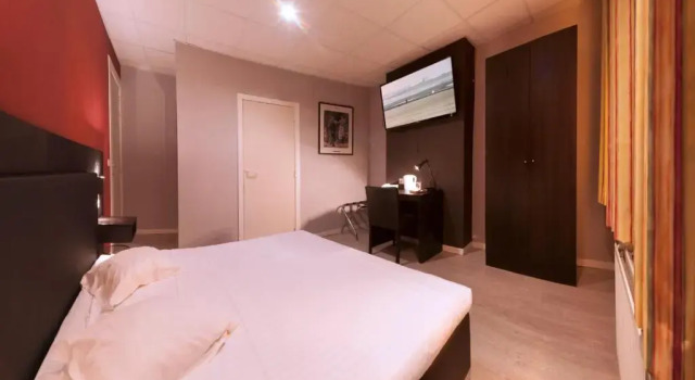 Двухместный номер Standard Alpha Hotel