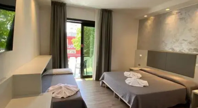 Четырёхместный номер Superior Hotel ALDEBARAN & Restaurant