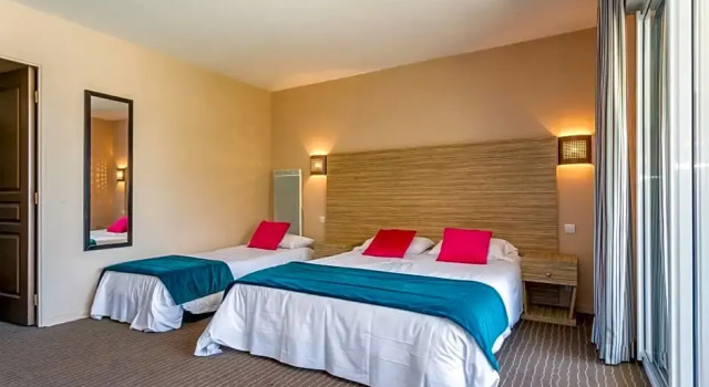 Трёхместный номер Standard с видом на море Hôtel Erromardie Plage by Odalys