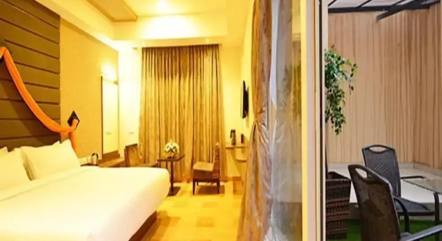 Двухместный клубный номер Standard Hotel Atrium