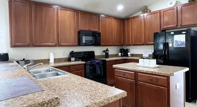 Коттедж Cozy 4 Bed 3 Bath Pool Hm with Game Room-4450NP