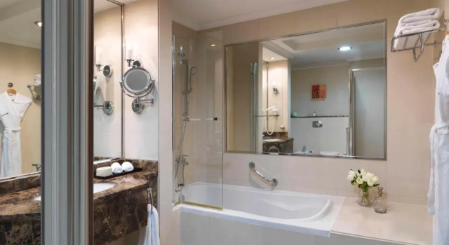 Люкс с 2 комнатами Park Regis Kris Kin Hotel