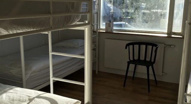 Кровать в общем номере Hot Springs Hostel