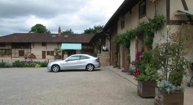 Domaine des Charmilles, Rezerwuj Hotel Mantenay-Montlin Ain
