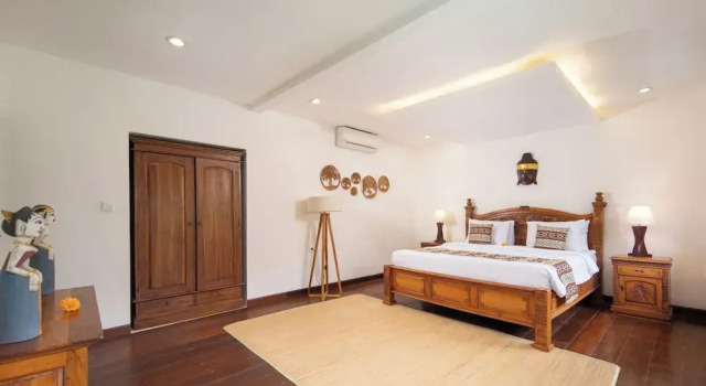 Вилла Superior Red Lotus Seminyak Villa