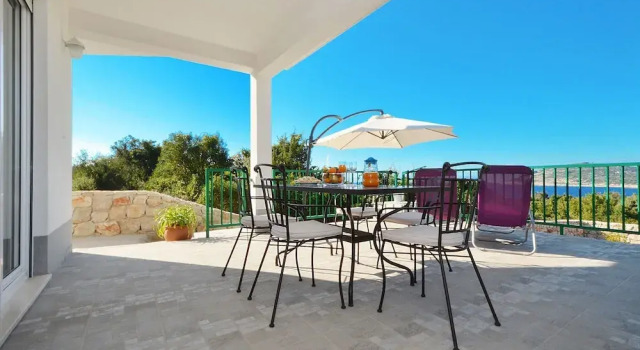 House Zeljko, Rezerwuj Hotel Hotele w Split-Dalmatia County z parkingiem, Parking