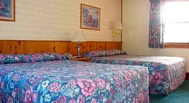 Четырёхместный номер Standard Killington Pico Motor Inn