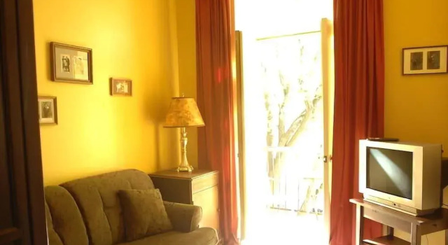 La Conciergerie Guesthouse, Забронировать Отель Отели Монреаля 3 звезды, рядом с Place Dupuis, 3*