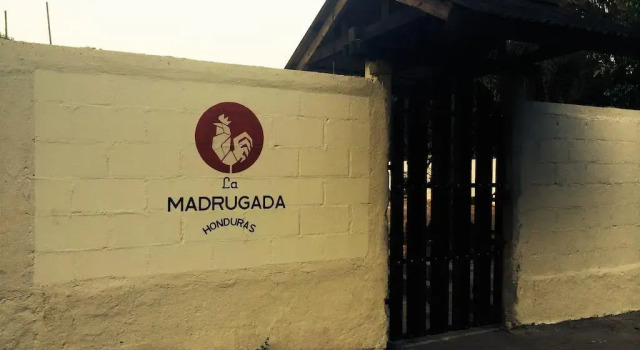 La Madrugada Hostel, Rezervovat Hostel Hotely v Cortés s parkováním, Parkování