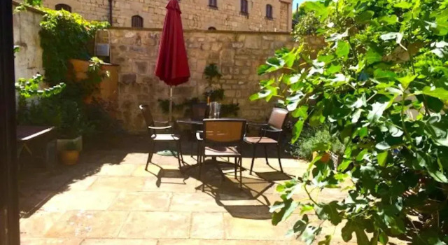 Thomas Street Townhouse - 4 Bedrooms & Courtyard Garden, Varaa Huoneisto Asunnot kohteessa Merseyside, Huoneisto