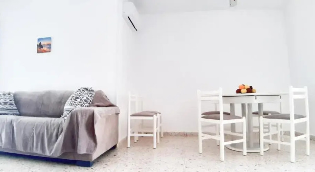 CORAL BAY suite Cyprus, Boek Appartement Hotels in Coral Bay met parkeren, Parkeren