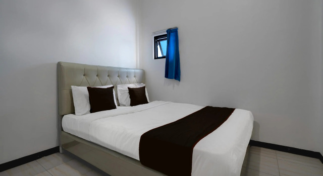 Deluxe Zimmer OYO 94843 L2s Guest House Ii Syariah