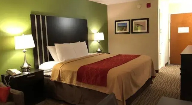 Двухместный люкс Economy Inn at Clinton