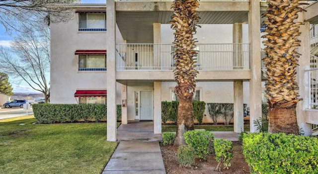 Beautiful St George Condo ~ 5 Mi to Downtown!, Забронировать Апартаменты/квартира Апартаменты Сент-Джордж, рядом с Гольф клуб "Корал Каньон", Апартаменты/квартира