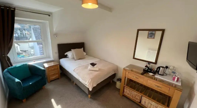 Dolly Waggon Guest House, Забронировать Гостевой дом Отели Кесвик с парковкой, рядом с The Puzzling Place, Парковка