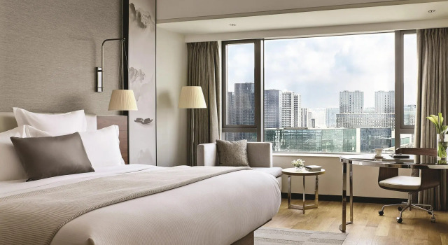 Номер Deluxe Langham Place Ningbo