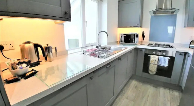 Апартаменты с 3 комнатами Meadow View Apartments are 2 and 3 bedroomed with private parking