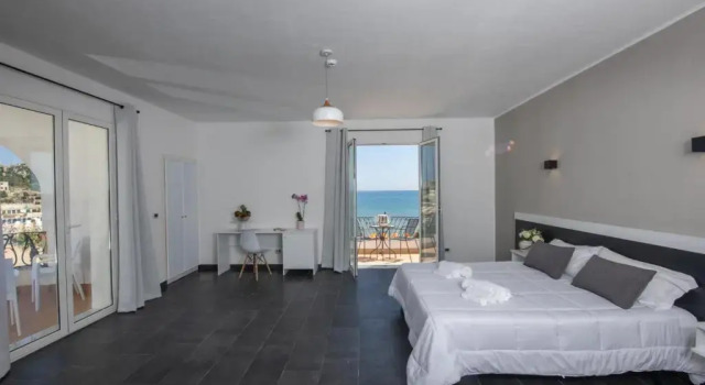 Двухместный номер Standard Baia D'Oro Hotel