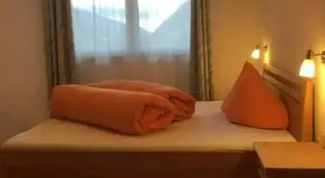 Ferienwohnung Holzknecht, Rezerwuj Hotel Hotele w Tyrol z parkingiem, Parking