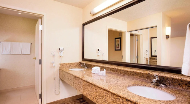 Двухместный люкс Courtyard by Marriott North Seattle/Lynnwood