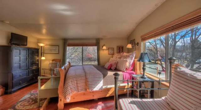 Cali Cochitta Vacation Rentals, Book Hotel Moab Arches National Park
