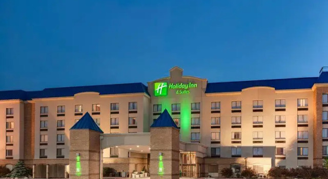 Кровать в общем номере Holiday Inn Hotel & Suites Council Bluffs I-29 by IHG