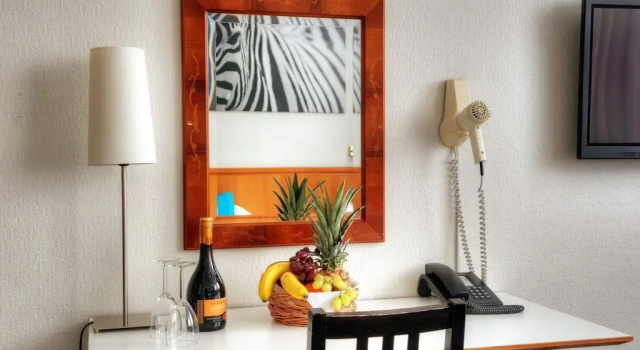 Alexandra, Забронировать Отель Отели Стокгольма с завтраком, рядом с Ресторан Традгарден, Завтраки