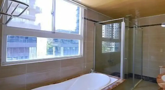Четырёхместный номер Comfort с балконом и с видом на город YO HOO 16 House