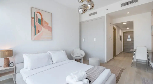 An Exceptional Studio in JVC That Sleeps 2