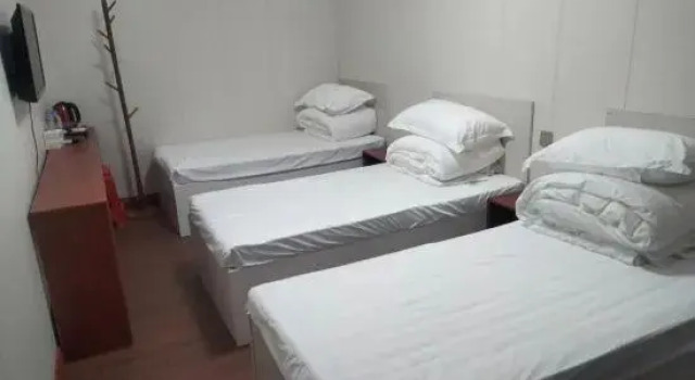 Трёхместный номер Standard Blue Coast Hotel