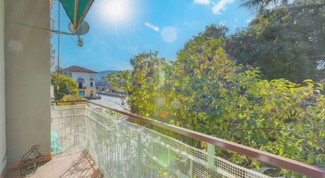 Апартаменты Asia Apartment Laveno Center