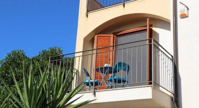 Villa Cavalluccio Marino con piscina idromassaggio, Book Villa Carini Sicily