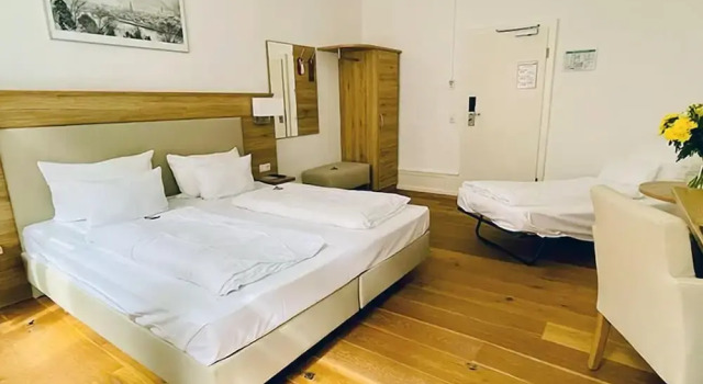 Трёхместный номер Standard Hotel Perkeo