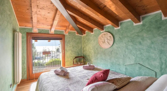 Stunning Home in Pilzone/iseo With 4 Bedrooms and Wifi