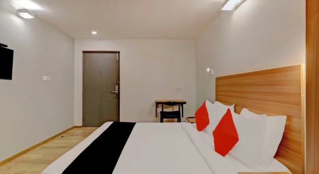 Capital O 79741 Royal Encore, Rezervovat Hotel Yelahanka 