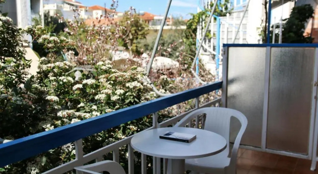 Seaview- 2 Space - selfcatering Apartment - Helen No 3, Prenota Appartamento Hotel a Peloponneso con parcheggio, Parcheggio