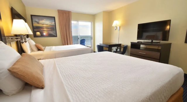 Четырёхместный номер Standard с балконом и oceanfront Crystal Beach Hotel