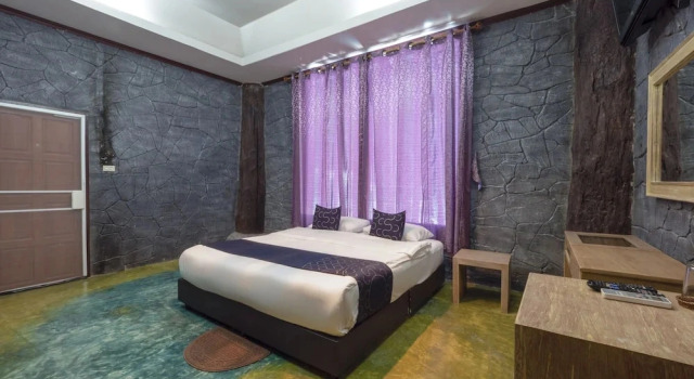 Saksaitarn Resort by OYO Rooms, Забронировать Курортный отель Курортные отели Накхоннайок, Курортный отель