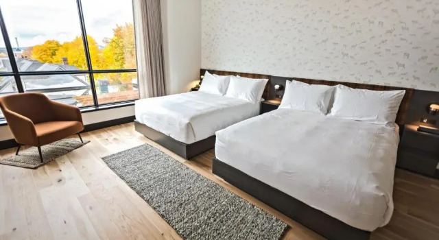 Люкс Deluxe Hew & Draw Hotel