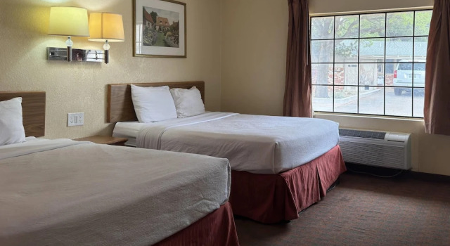 Четырёхместный номер Standard Travelodge by Wyndham Lubbock
