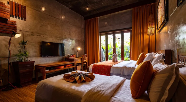 Luksusowy pokój i balkonem i z widokiem na ogród Ipoh Bali Hotel