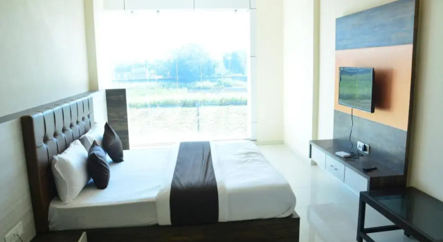 Hotel  Savera Palace, Rezervovat Hotel Mount Abu Rajasthan