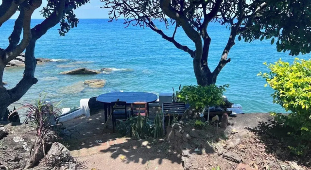 Коттедж c 1 комнатой с балконом и рядом с пляжем njaya lodge