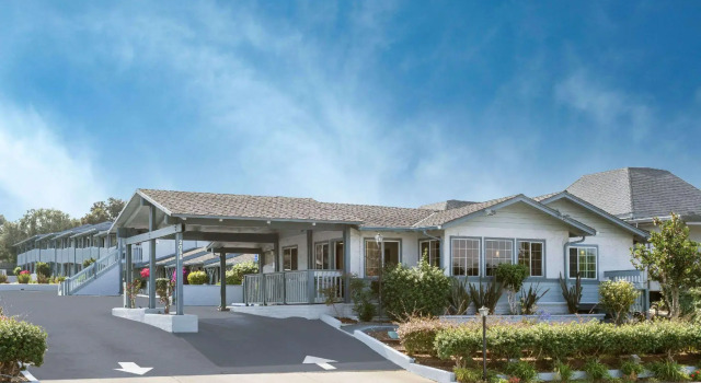 Номер Standard Ramada by Wyndham Monterey